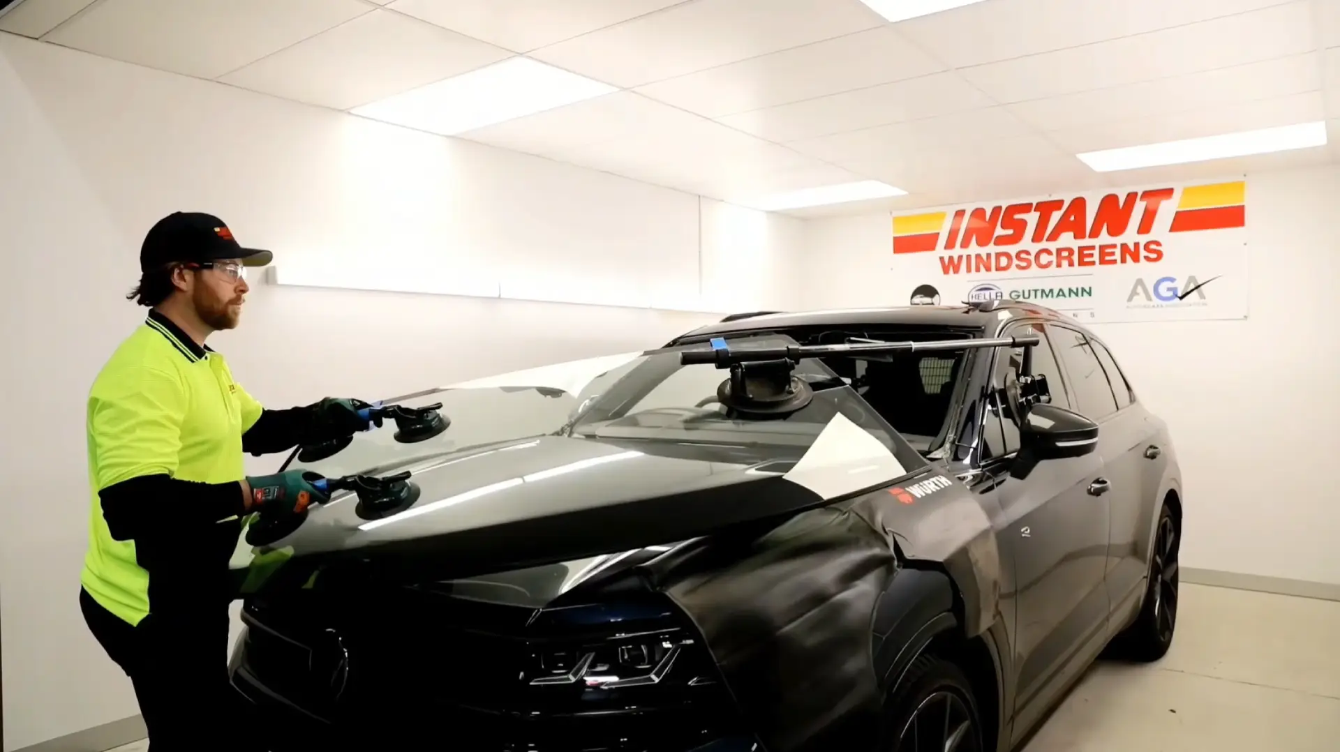Instant Windscreens Belmont - Repairs & Tinting cover photo